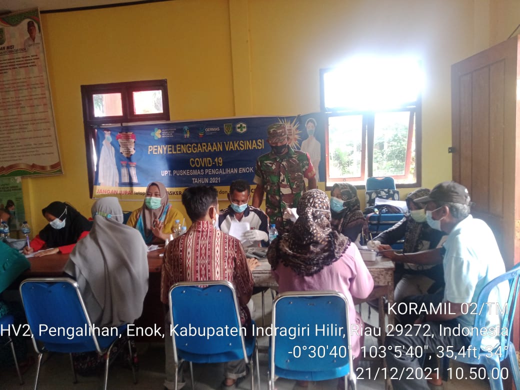 Babinsa Serda Darno Kembali Dampingi Vaksinasi