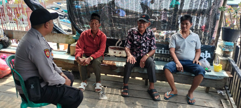 Bripka Iwan Riyadi Berikan Sekaligus Sosialisasi Pemilu Damai 2024