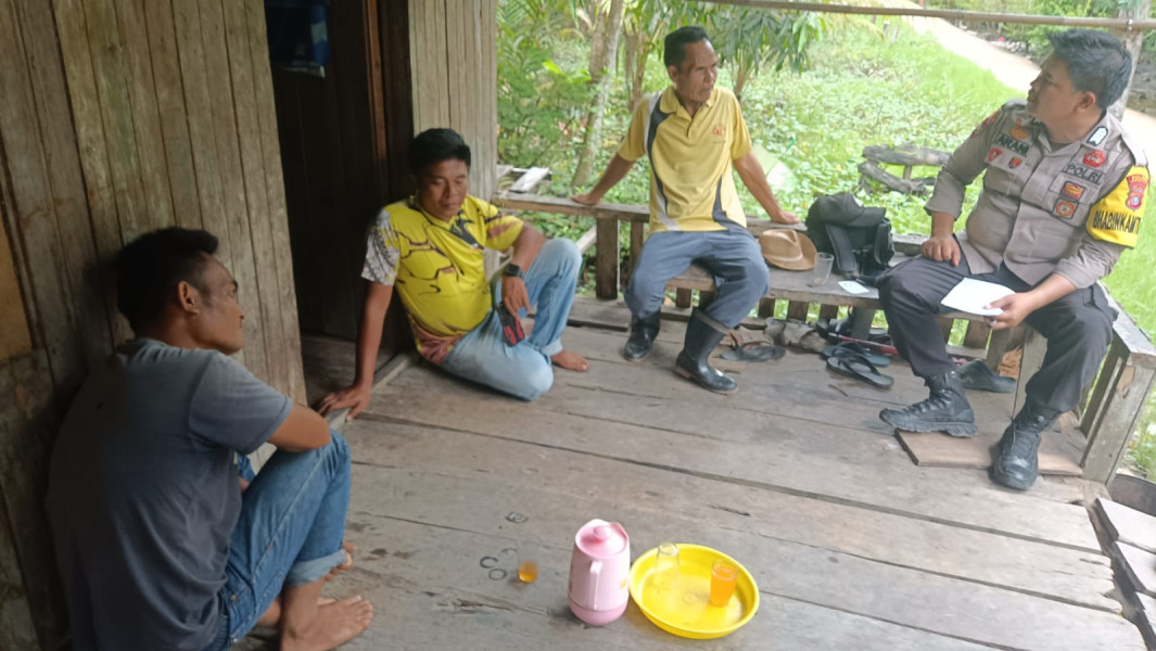 Ciptakan Kamtibmas Yang Kondusif, Bhabinkamtibmas Desa Kuala Gaung Door To Door Sistem Bersama Masyarakat Binaan