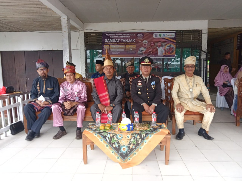 Peringati Hari Lahir Pancasila, Personil Koramil 03/Tpl Kodim 0314/Inhil Ikuti Upacara di Kantor Camat Tempuling