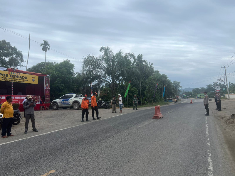 Pengamanan Natal dan Tahun Baru 2025: Koramil 09/Kemuning Gelar Pos Pengamanan