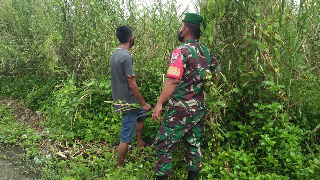 Kompak, Babinsa Koramil 04/Kuindra Bersama MPA Lakukan Patroli Karhutla