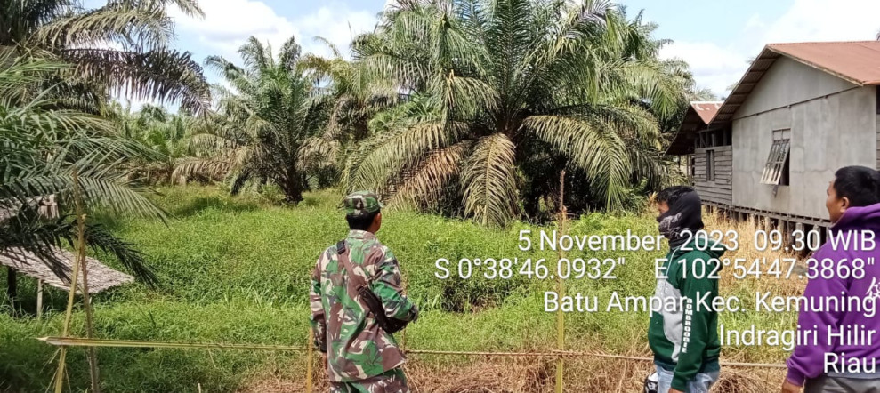 Patroli Karhutla Terus Dijalankan Oleh Babinsa Koramil 09/Kemuning Bersama Masyarakat