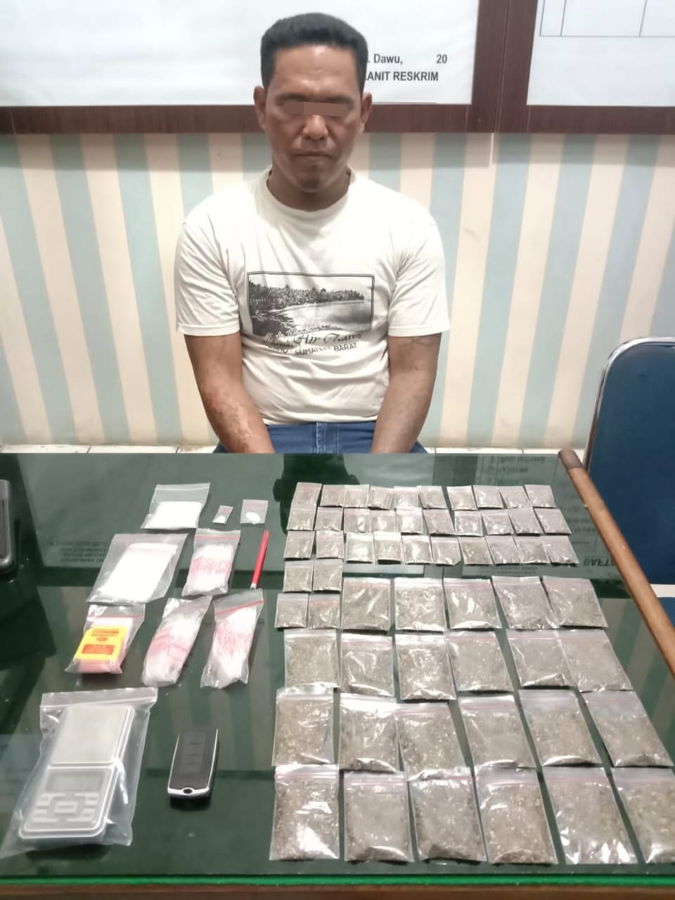 Tak Berkutik, Seorang Pengedar Sabu dan Ganja Diringkus Polsek Rengat Barat Tak Berkutik, Seorang Pengedar Sabu dan Ganja Diringkus Polsek Rengat Barat