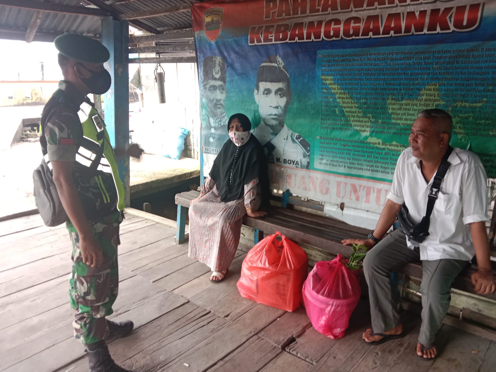 Penegekan Protokol Kesehatan Secara Rutin Dilaksanakan Babinsa Koramil 04/Kuindra