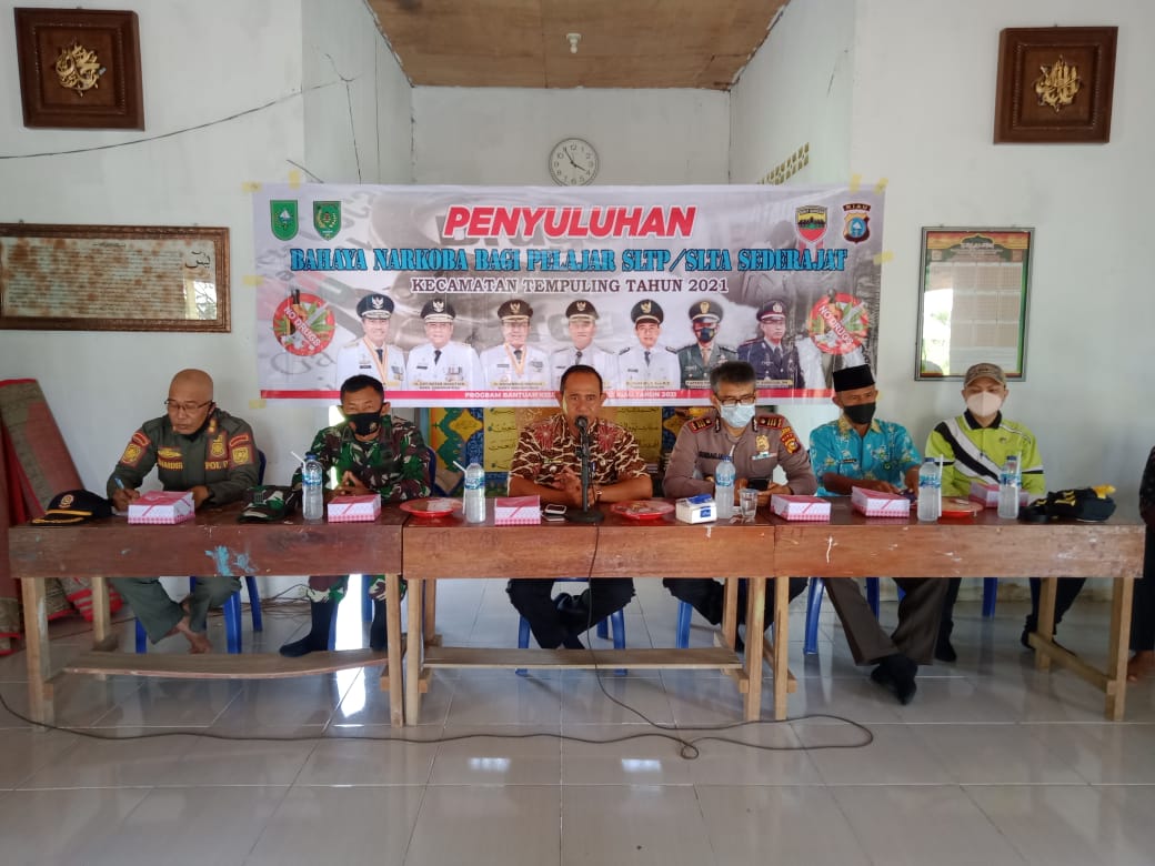 Selamatkan Generasi Bangsa, Danramil 03/Tempuling Berikan Penyuluhan Narkoba di Pangkalan Tujuh