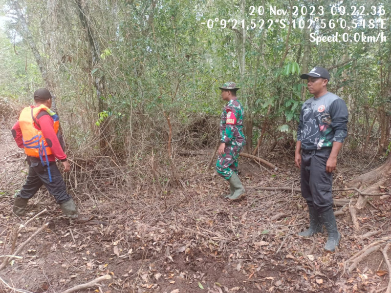 Bhabinsa 05/Gas Rutin Mengantisipasi Karhutla Di Wilayah Binaan Bersama Masyarakat Setempat