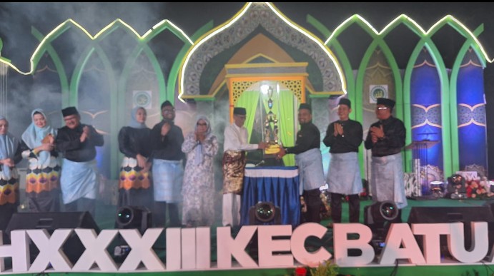 Malam Penutupan MTQH XXXIII Tingkat Sekecamatan Batu Ampar Tahun 2025 Berjalan Sukses Malam Penutupan MTQH XXXIII Tingkat Sekecamatan Batu Ampar Tahun 2025 Berjalan Sukses