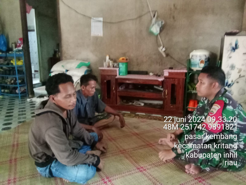 Tingkatkan Rasa Kekeluargaan Bersama Babinsa Koramil 09/Kemuning dan Masyarakat