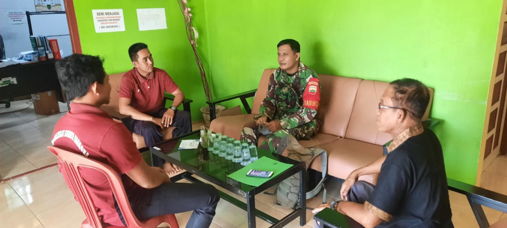 Dengan Berbagi Informasi, Serma Damrianto Dapat Jalin Silaturahmi Dengan Masyarakat