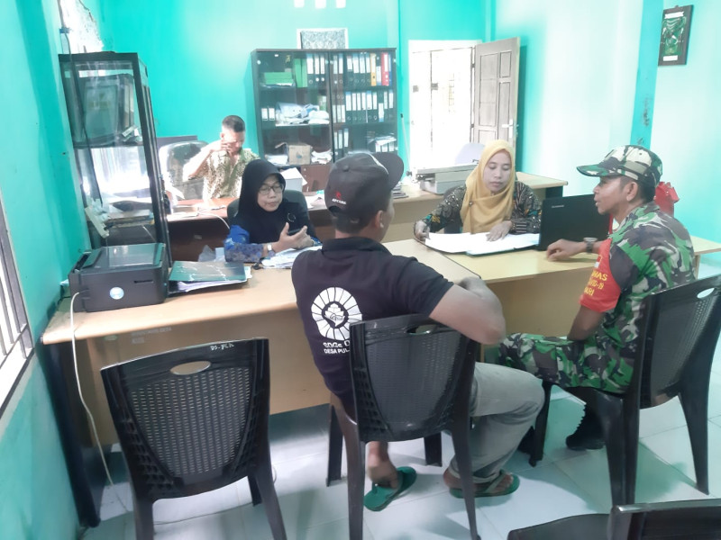 Sertu Ramli Lakukan Komsos, Tingkatkan Hubungan Babinsa-Masyarakat di Reteh