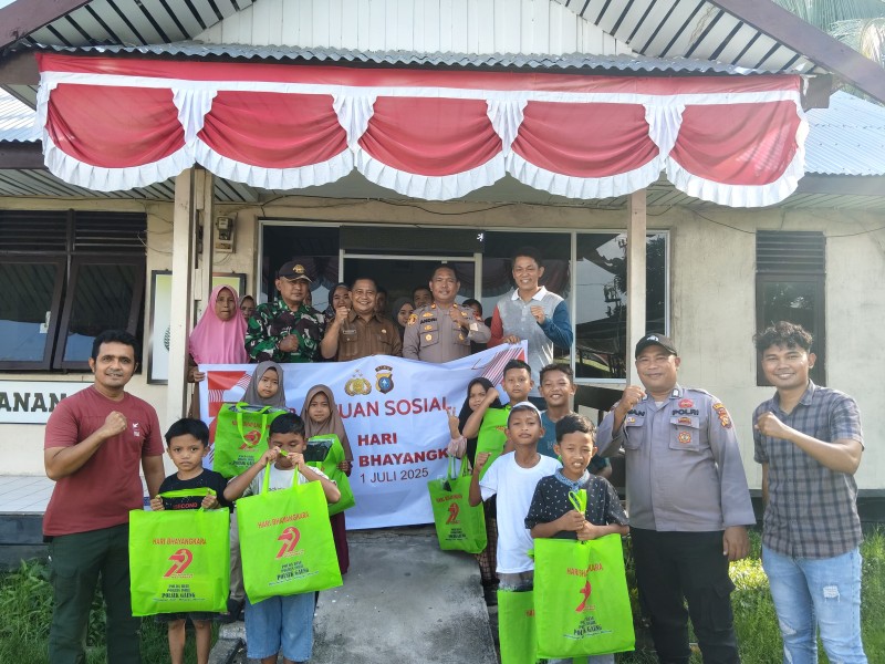 Polsek Gaung Berbagi, Berikan Bantuan Sosial dan Santunan Anak Yatim dalam Rangka Hari Bhayangkara Ke-79