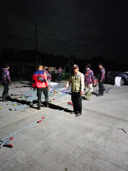 Dilanda Banjir! BPBD Bengkalis Dirikan Dapur Umum