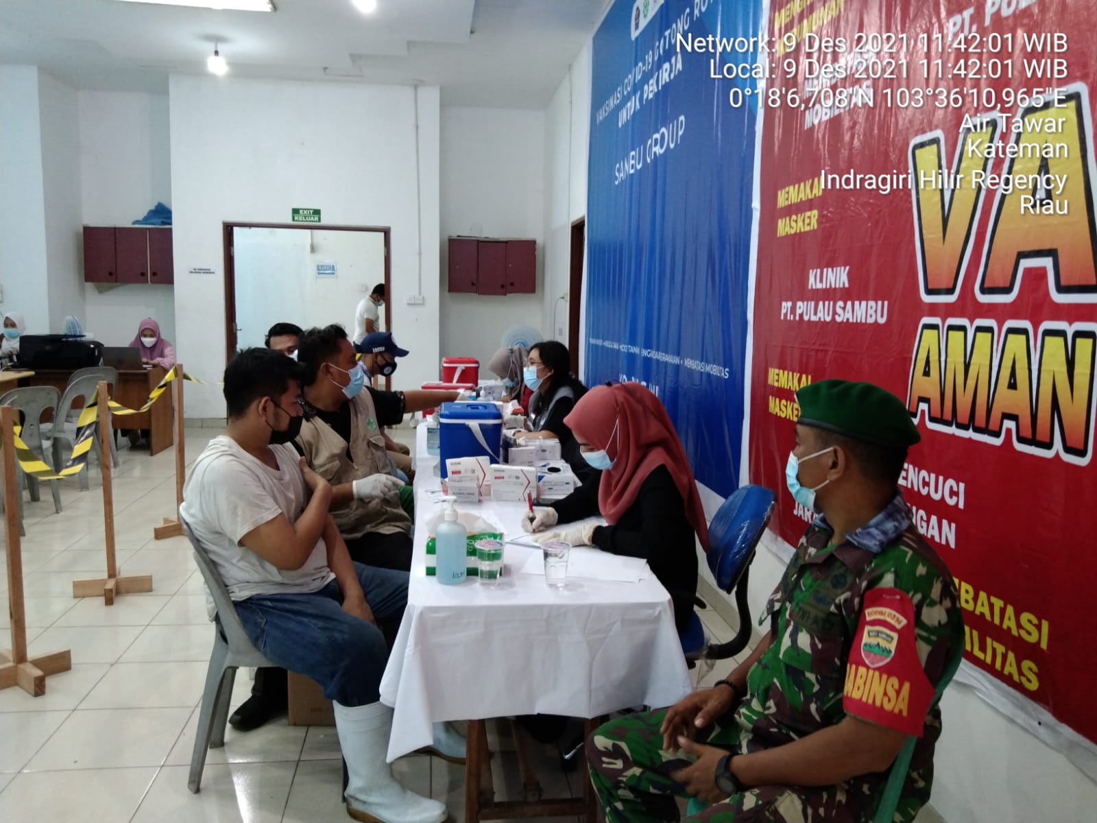 Personel Koramil 06/Kateman Tinjau Pelaksanaan Vaksinasi di Kelurahan Tagaraja