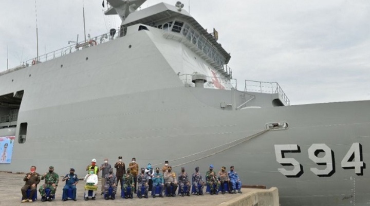 Kapal Perang Ini Bantu Penanganan COvid-19 di Wilayah Perairan Riau