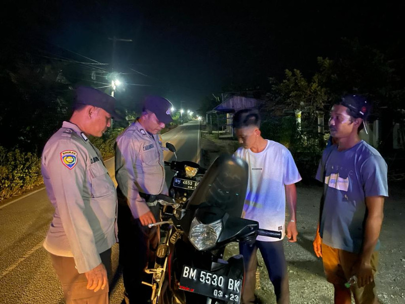 Ciptakan Kamtibmas Yang Aman, Polsek Kempas Rutin Patroli Malam Jelang Pemilu 2024