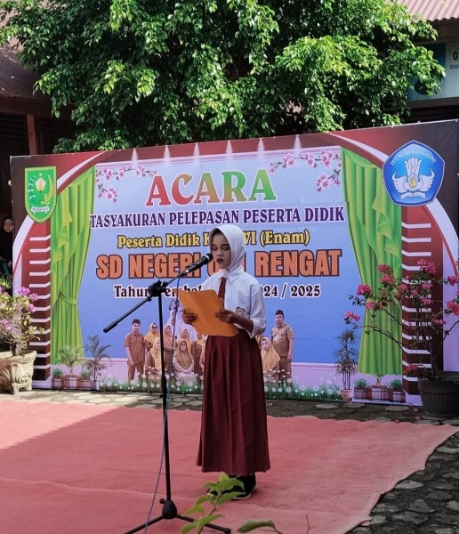 Terharu, Siswi Kelas VI Nur Fitria Batal Baca Puisi Saat Tasyakuran Pelepasan di SDN 021 Pasir Kemilu