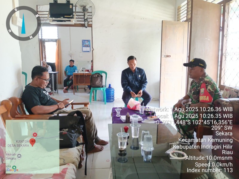 Babinsa Koramil 09 Kemuning Berkomitmen untuk Meningkatkan Hubungan dengan Aparat Desa