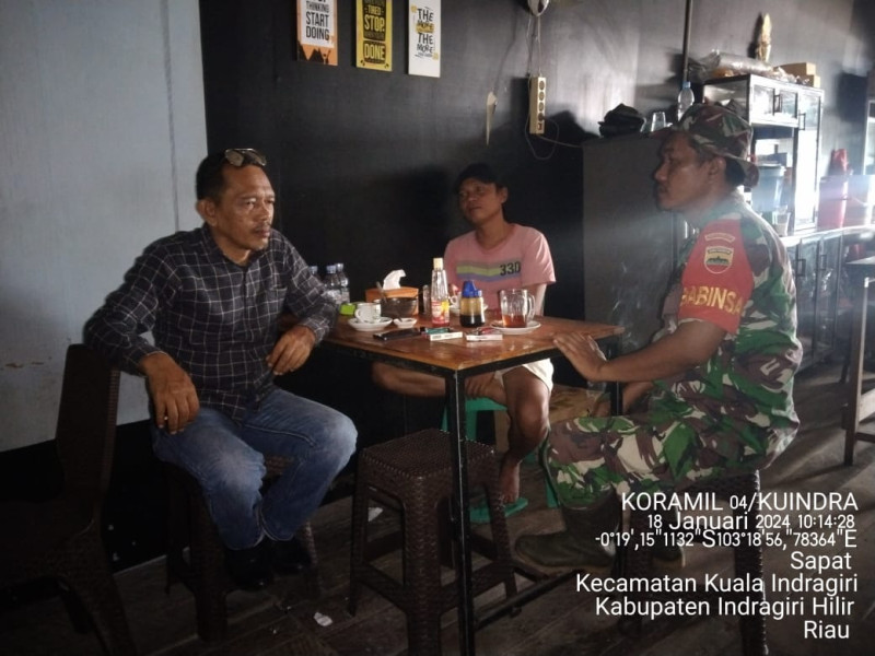 Melalui Komsos, Babinsa Koramil 04/Kuindra Lestarikan Nilai-nilai dan Norma Pancasila di Binaan