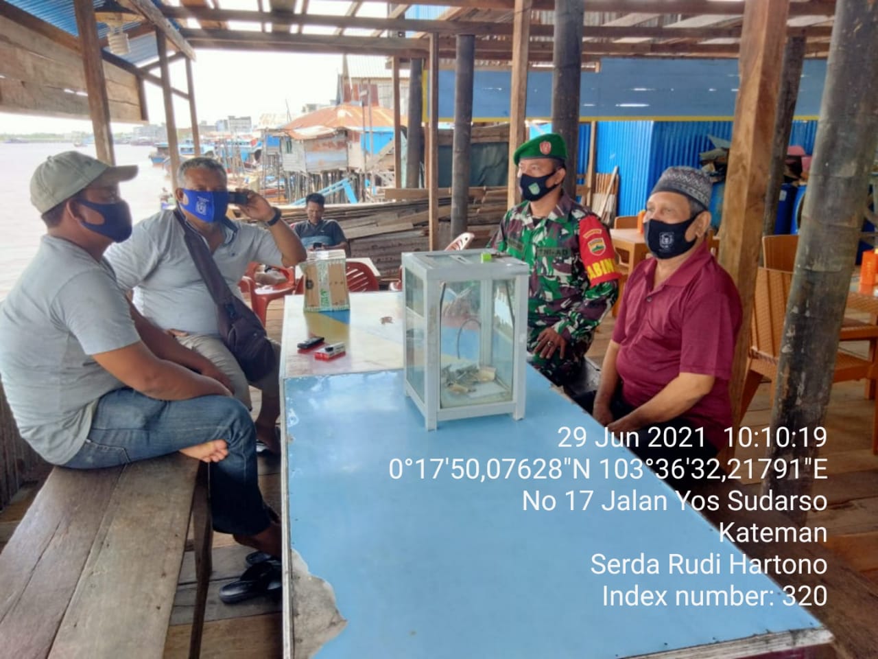 Babinsa Koramil 06/Kateman Ajak Masyarakat Agar Perhatikan Protokol Kesehatan