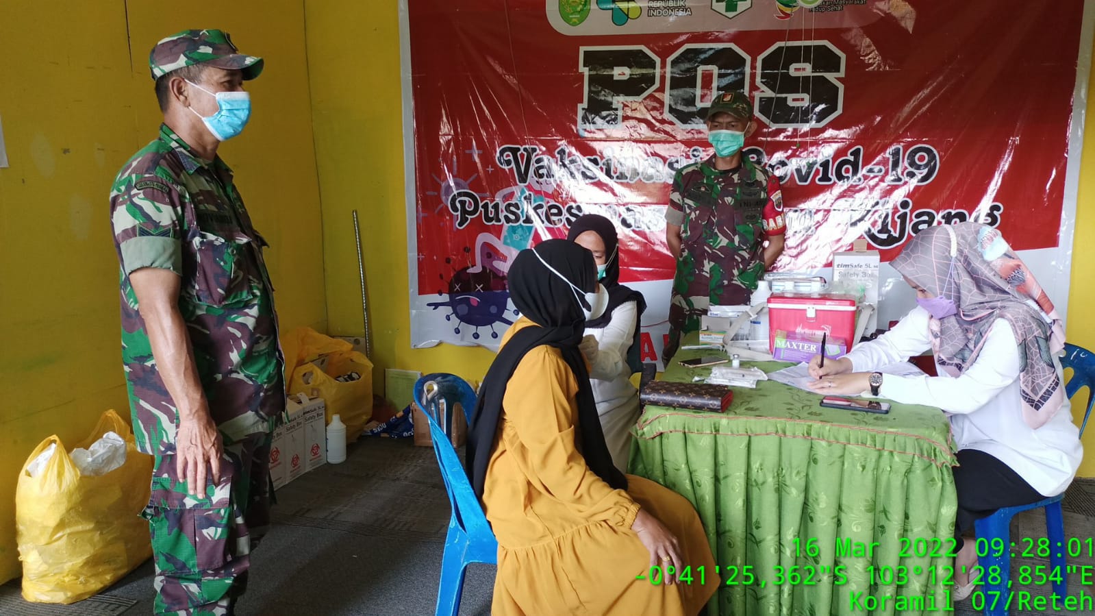 Koramil 07/Reteh Lakukan Proses Pelaksanaan Vaksinasi di UPT Puskesmas Pulau Kijang