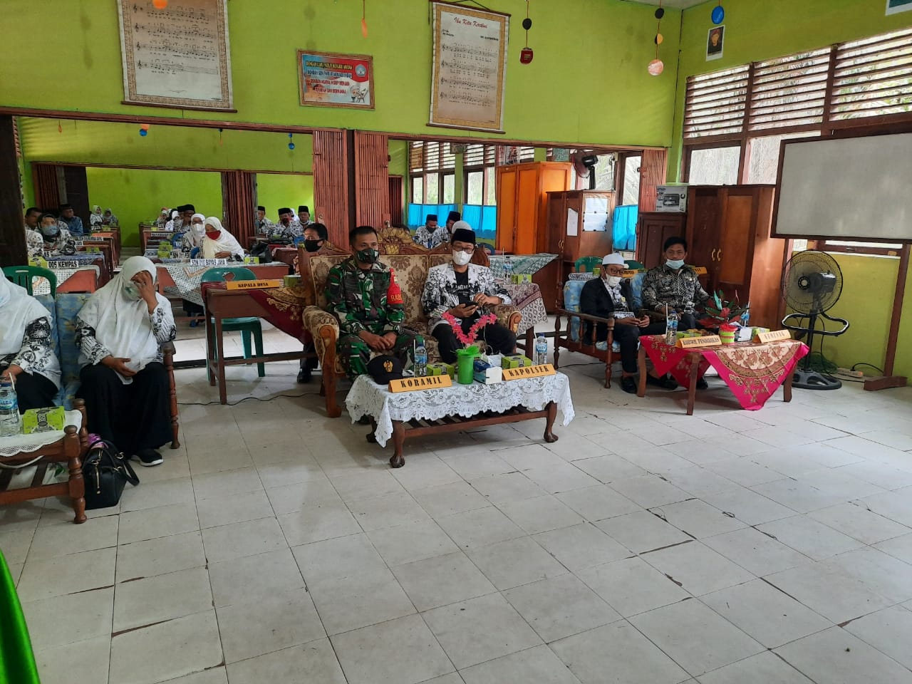 Batuud Koramil 03/Tempuling Hadiri Konferensi Cabang PGRI Kecamatan Kempas