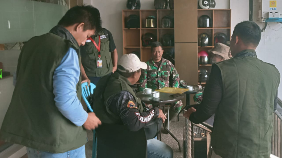 Babinsa Koramil 05/Gas Serma Nawawi Aktif Lakukan Komsos Bersama Apdes Jadikan Hubungan Kerja Semakin Solid