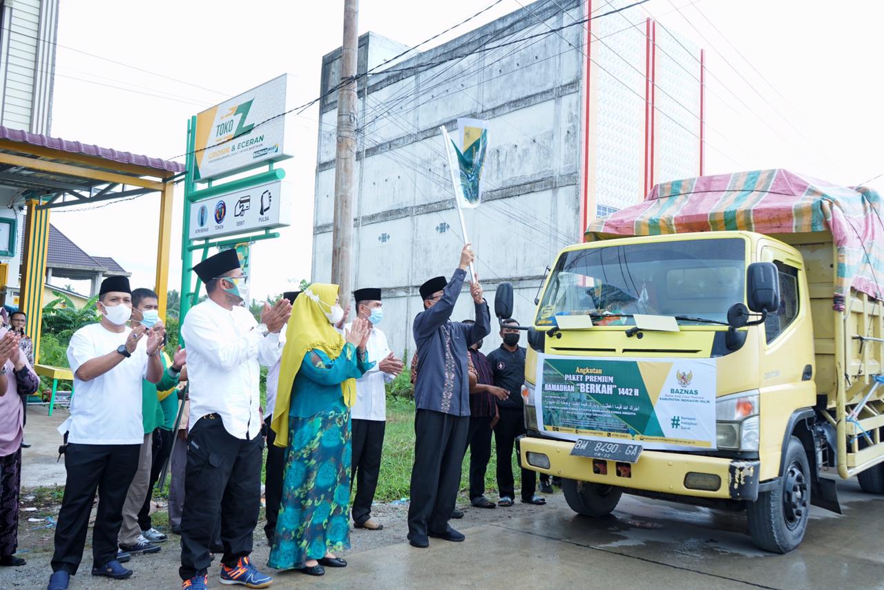 Bupati Lepas 2700 Paket Premium Ramadhan Berkah 1442 H dari Baznas Inhil