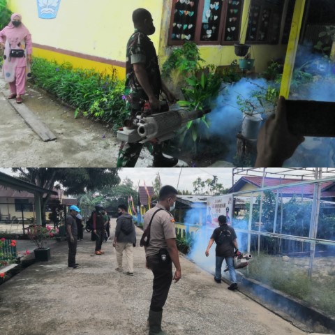 CEGAH MELUASNYA DEMAM BERDARAH, BABINSA 03/TEMPULING BANTU LAKUKAN FOGGING