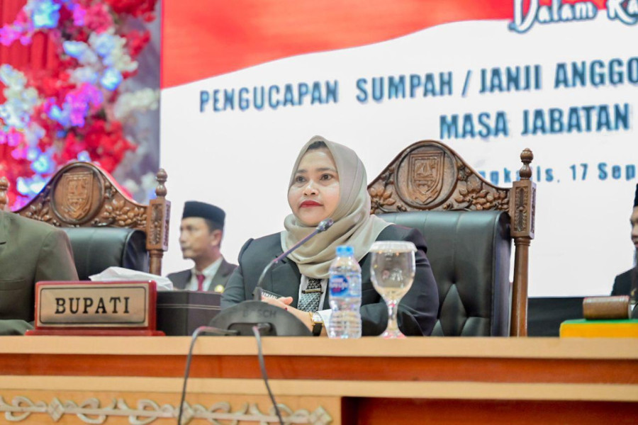 Bupati Kasmarni Ucapkan Selamat dan Tahniah Kepada 45 Anggota DPRD Yang Diambil Sumpah