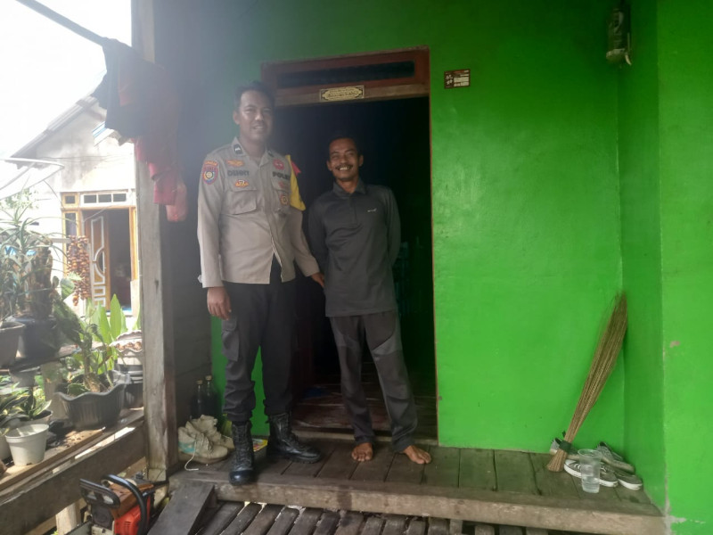 Kepolisian Sektor Gaung Aipda Denny Hidayat Sosialisasikan Pemilu Damai Dalam Rangka Cooling System Untuk Menyukseskan Pemilu Tahun 2024