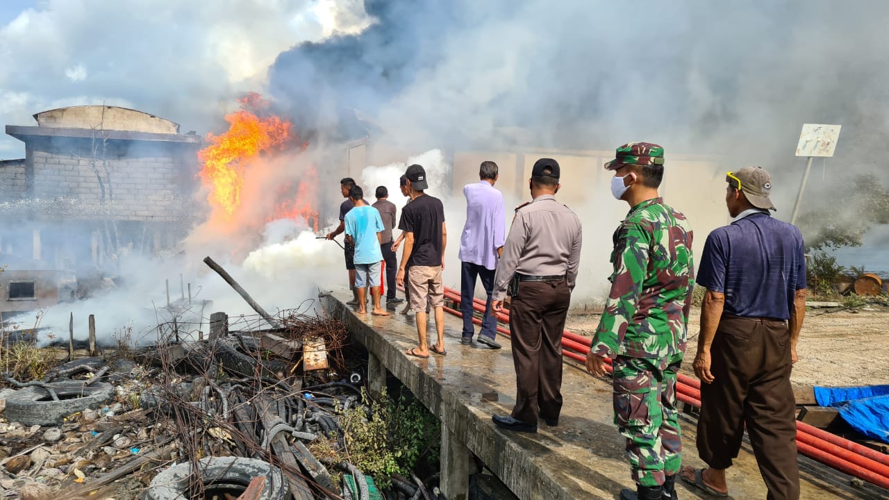 Kios SPBU di Kecamatan Kateman Inhil Terbakar