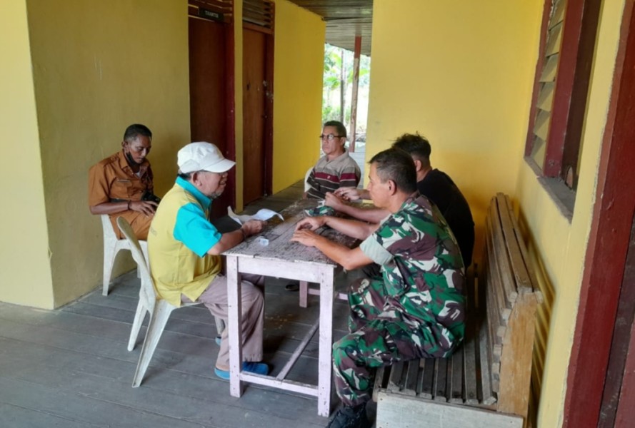 Pengawasan SDM Rutin Olen Babinsa Koramil 07/Reteh Untuk Meningkatkan Kesadaran dan Partisipasi Masyarakat