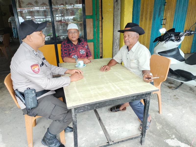 Bhabinkamtibmas Bripka Iwan Riyadi Giat Cooling System Sosialisasikan Pemilu Damai Untuk Mensukseskan Pemilu 2024