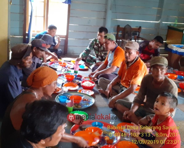 Sambut Program TMMD ke-106 Kodim 0314/Inhil, Warga Desa Seberang Sanglar Gelar Syukuran