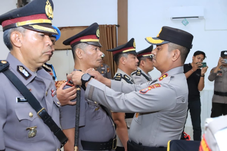 Kapolres Inhil AKBP Farouk Oktora S.H, S.I.K, Pimpin Upacara Sertijab Kabag Log, Kapolsek dan Pelantikan  PS Kasat Binmas