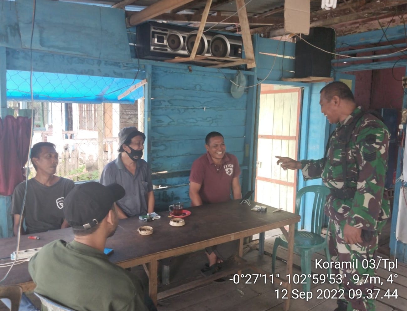 Babinsa Koramil 03/Tempuling Dim 0314/Inhil Komsos Dengan Tomas, Toga, Dan Toda Sukseskan Vaksinasi