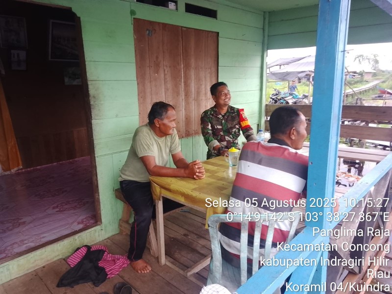 Babinsa Koramil 04/Kuindra Hadir untuk Meningkatkan Kesadaran dan Partisipasi Warga dalam Menjaga Keamanan dan Ketertiban di Desa