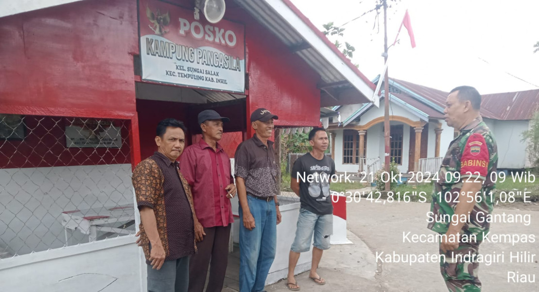 Babinsa Koramil 03/Tpl Komsos di Kampung Pancasila Jaga Pemilu Damai