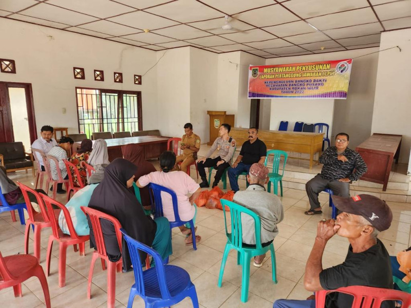 Kapolres Rohil hadiri Pembagian Sembako oleh PT Sinar Riau