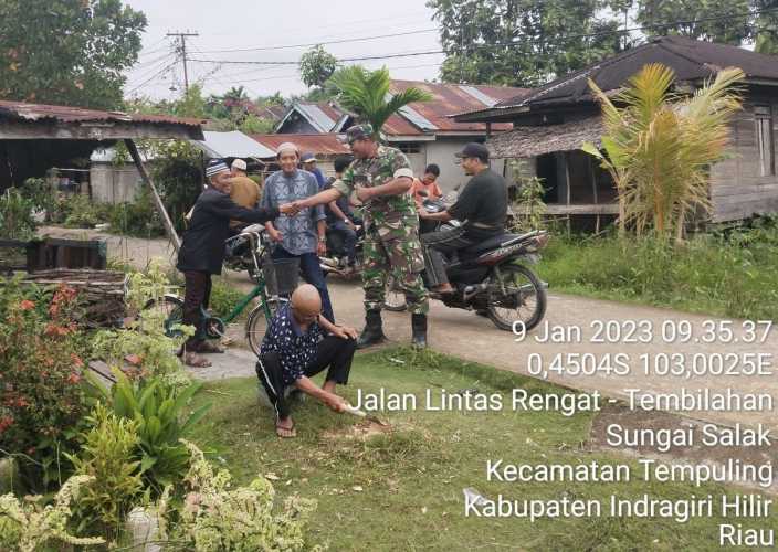 Canda Tawa Penuhi Kegiatan Komsos Babinsa Koramil 03/Tpl Dengan Warga Kampung Pancasila