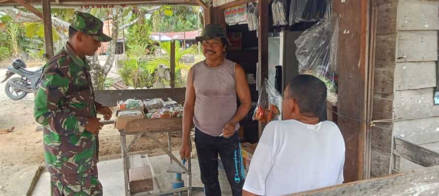 Jalin Hubungan Baik Babinsa Koramil 09/Kemuning Dengan Warga