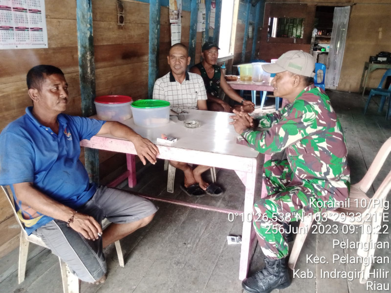 Menjelang Hari Raya Idul Adha, Babinsa Koramil 10/Pelangiran Tetap Jalin Silaturahmi