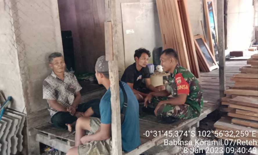 Sertu Yadi Yanto Lakukan Komsos Untuk Jalin Kerjasama Bersama Masyarakat