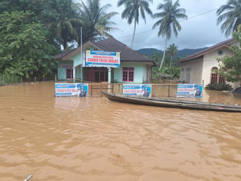Bantu Evakuasi Korban Banjir, Basarnas Pekanbaru Kirim Tim ke Sumbar