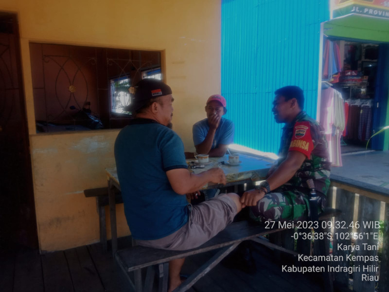 Kemanunggalan Babinsa 03/Tpl Dengan Warga Di Desa Binaan