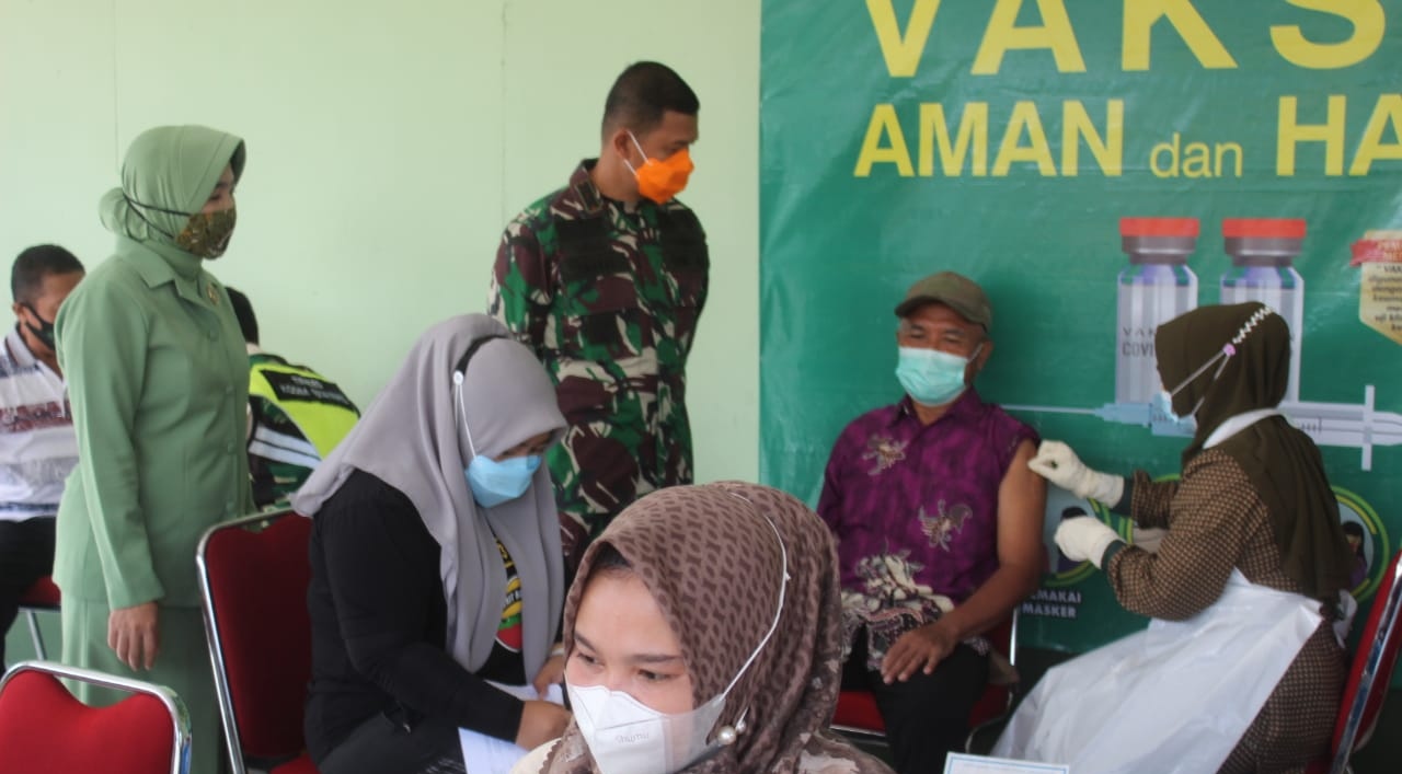 Purnawirawan TNI-AD Ikuti Vaksinasi Tahap I Kodim 0314/Inhil