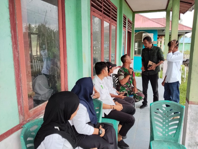 Babinsa Koramil 07/Reteh Tekankan Pentingnya Pengawasan SDM dalam Komsosnya