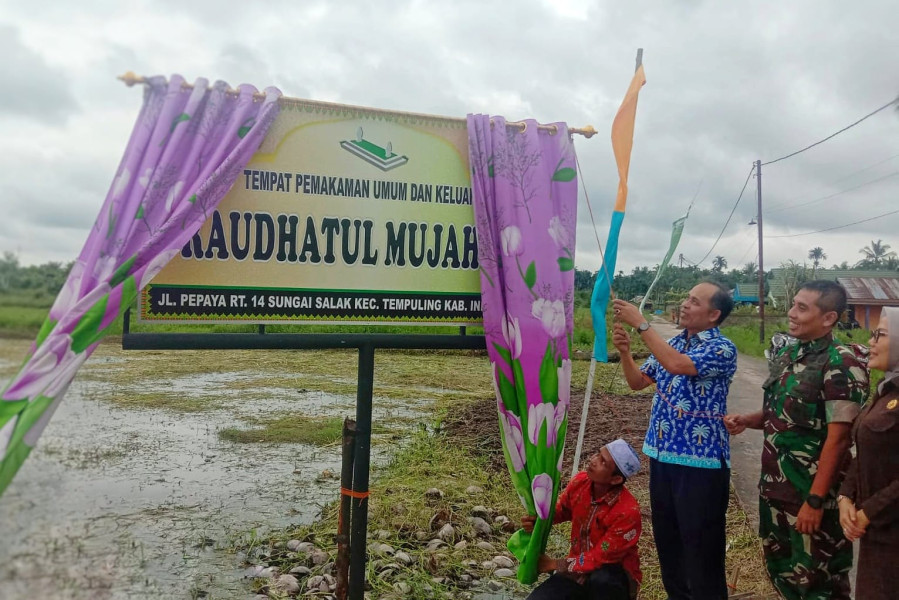 Pj Bupati Inhil Herman Resmikan Pemakaian Tempat Pemakaman Umum dan Keluarga Raudhatul Mujahidin Sungai Salak