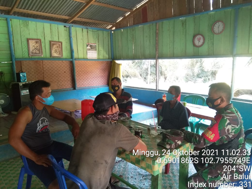 Komsos di Air Balui, Serda Ramadhan Pererat Silahturrahmi Bersama Warga Binaan